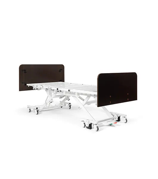  white background Medacure DLX600-CLS Bariatric Full-Electric Bed